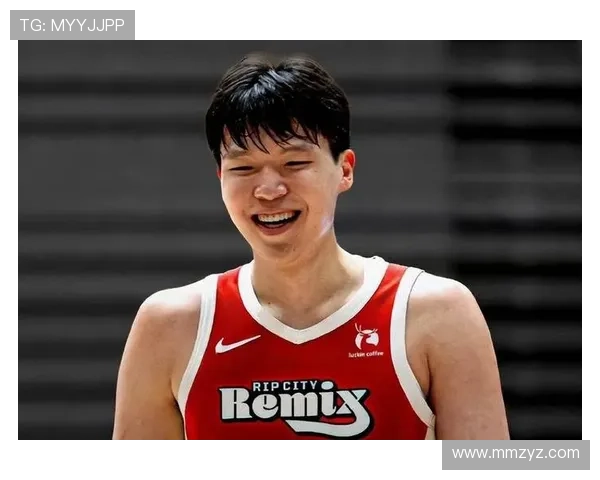 杨瀚森背靠背亮眼表现 砍下15+9+5 杨瀚森背靠背亮眼表现 砍下15+9+5